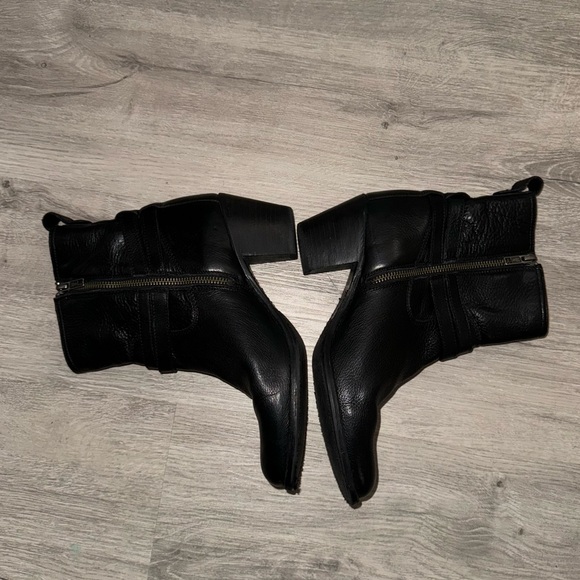 LEATHER FRYE BOOTS SIZE 8 WOMANS ALL BLACK - Picture 5 of 10